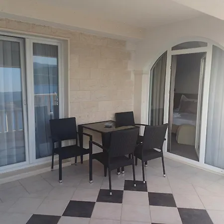 Apartment Dalmatinka *